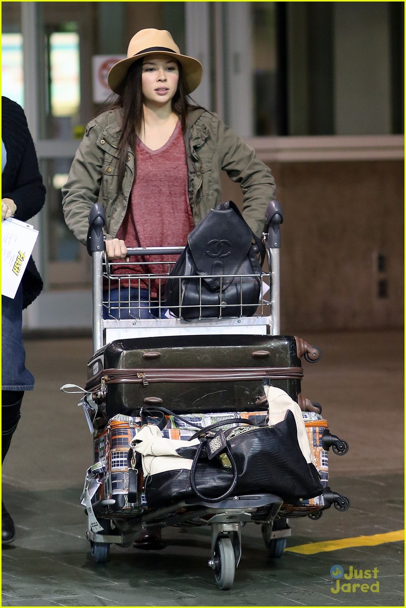 malese jow vancouver arrival for flash 05