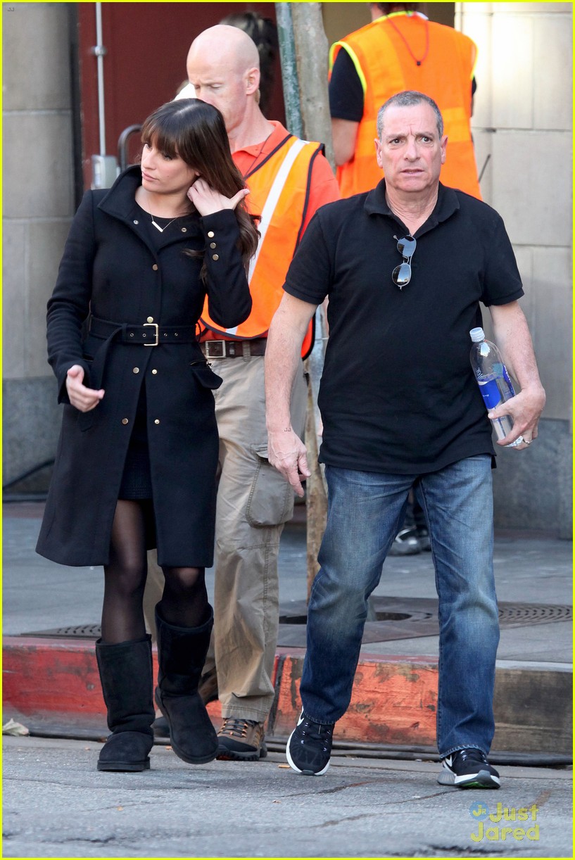 lea michele has father daughter moment on glee set 13