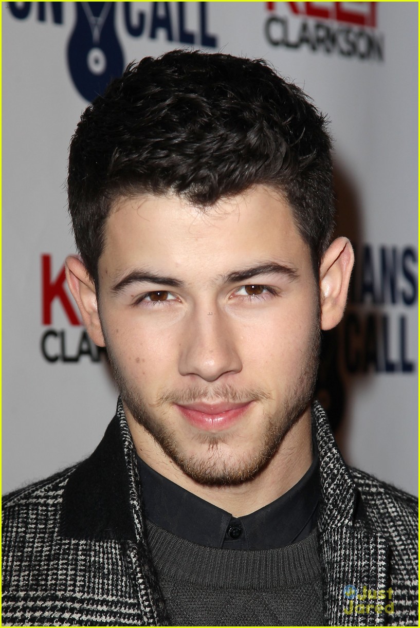 nick jonas shawn mendes musicians on call performers 01