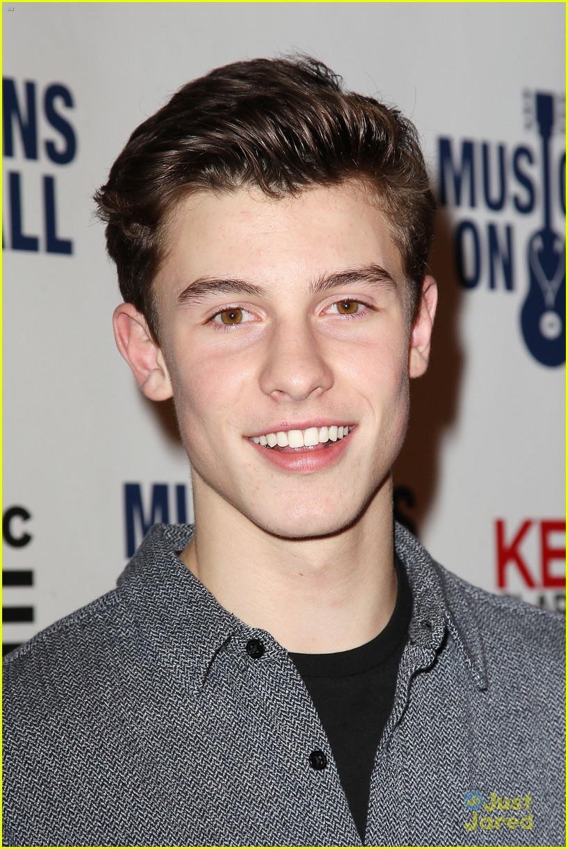 nick jonas shawn mendes musicians on call performers 03