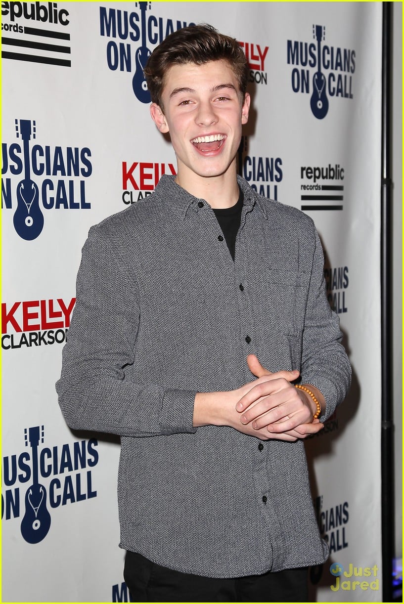 nick jonas shawn mendes musicians on call performers 06