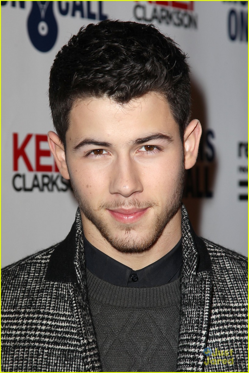 nick jonas shawn mendes musicians on call performers 15
