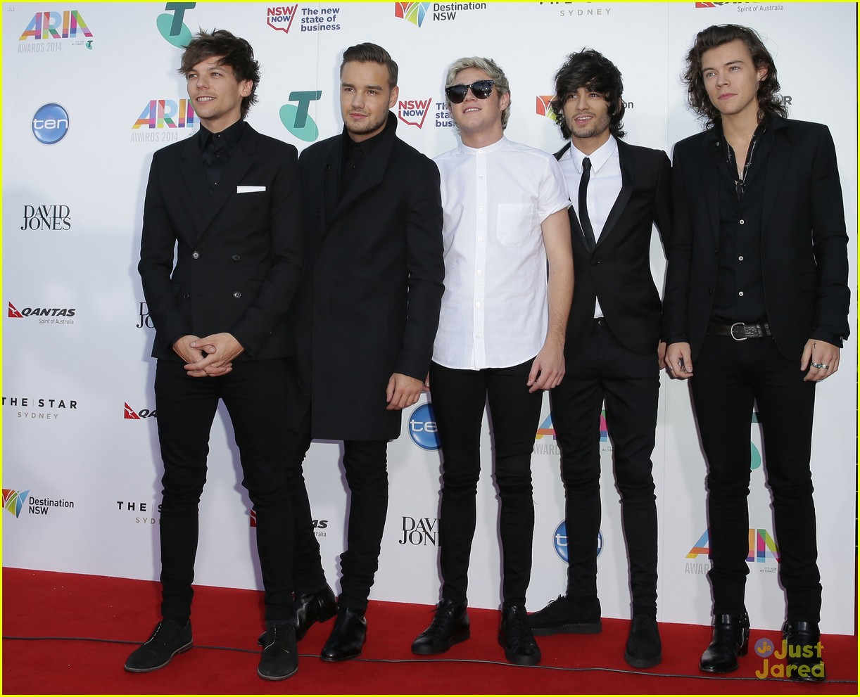 one direction guys pull off sleek red carpet fashion at aria awards 04