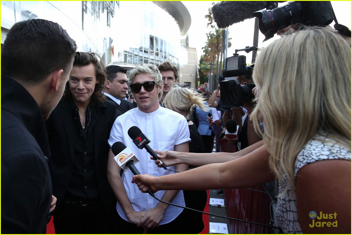 one direction guys pull off sleek red carpet fashion at aria awards 11