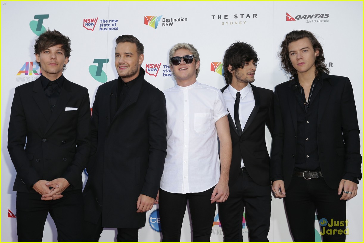 one direction guys pull off sleek red carpet fashion at aria awards 19