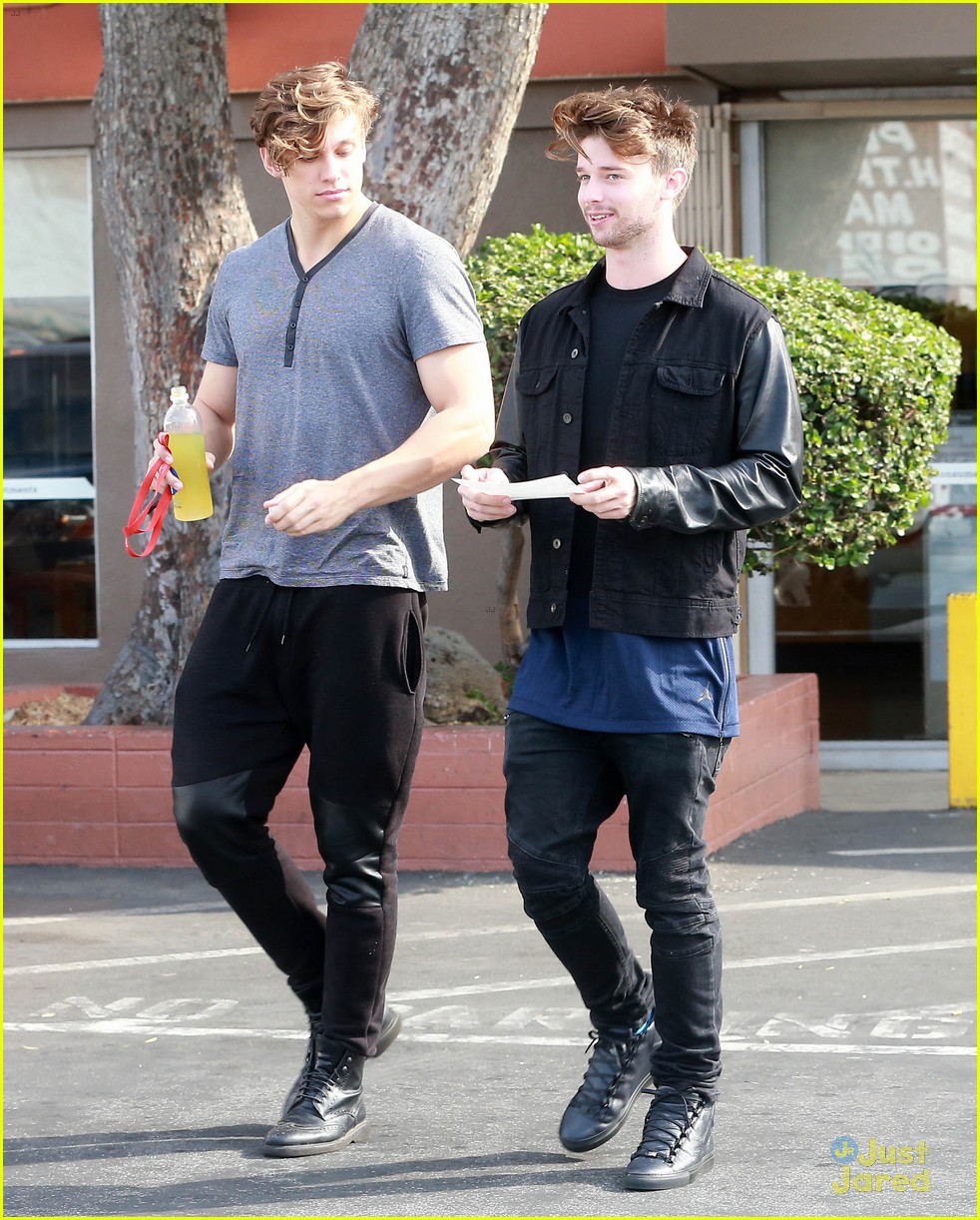 patrick schwarzenegger steps out after kissing miley cyrus 14