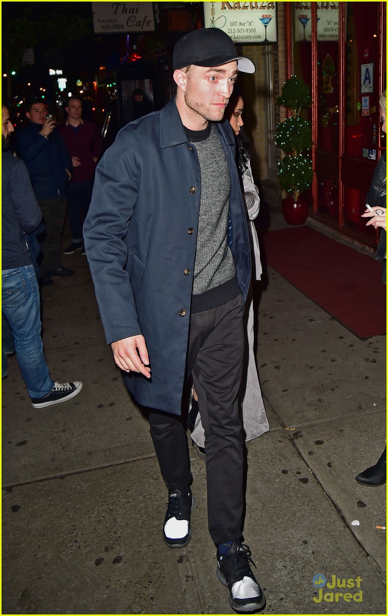 robert pattinson supports fka twigs at nyc afterparty 05