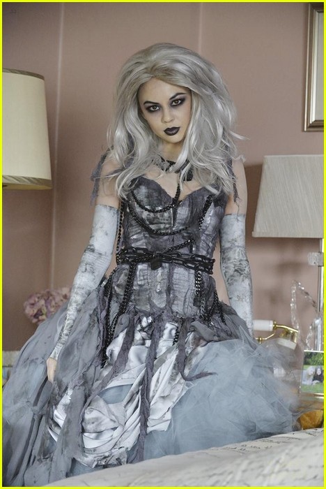 pretty little liars holiday episode more pics 07