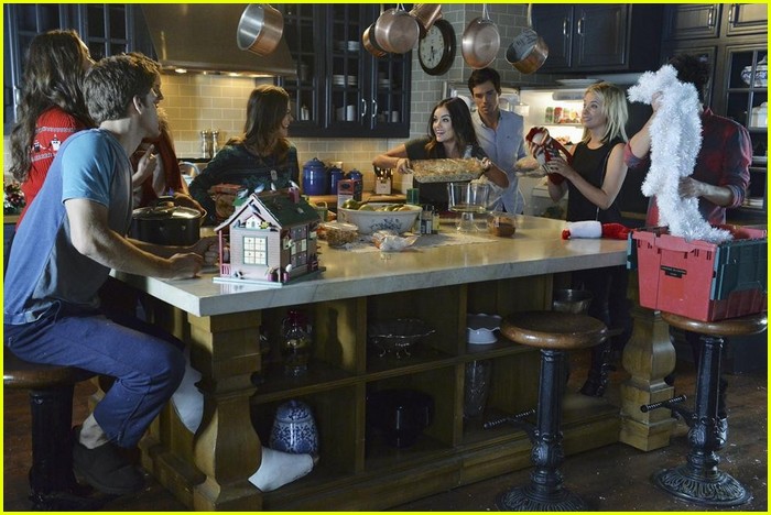 pretty little liars holiday episode more pics 20