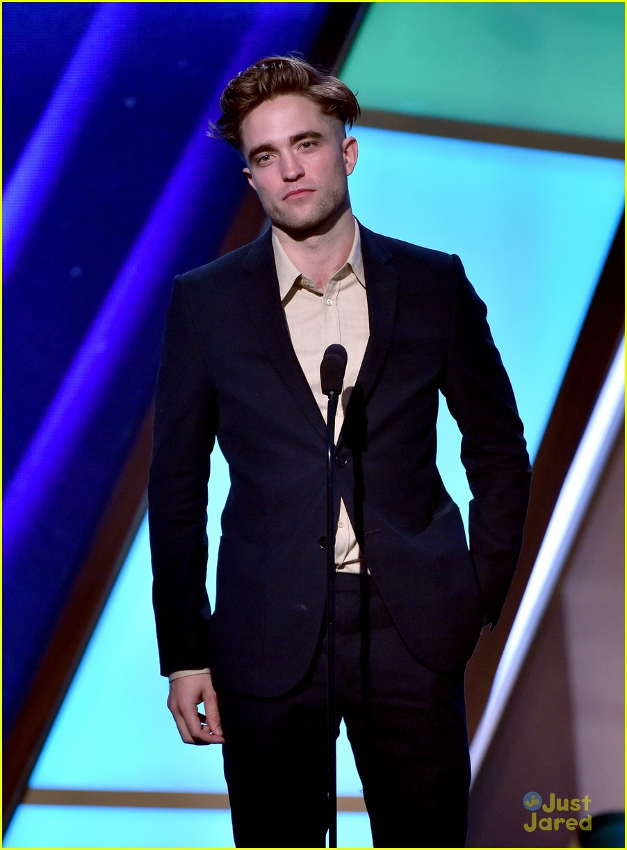 Robert Pattinson Has a Brand New 'Do | Robert pattinson, Celebrities, Robert  pattinson news