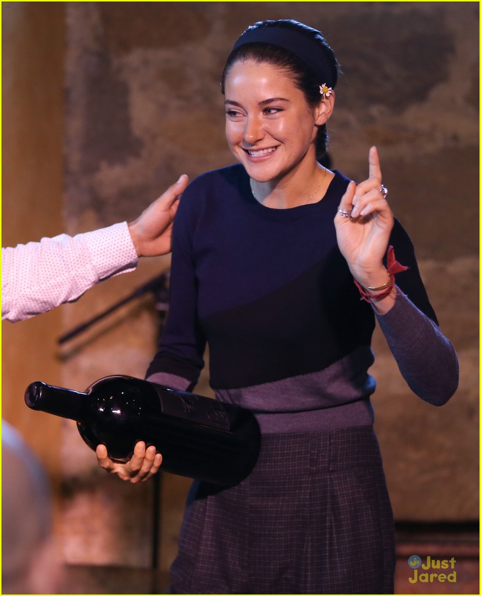 shailene woodley honors producers at variety brunch 02