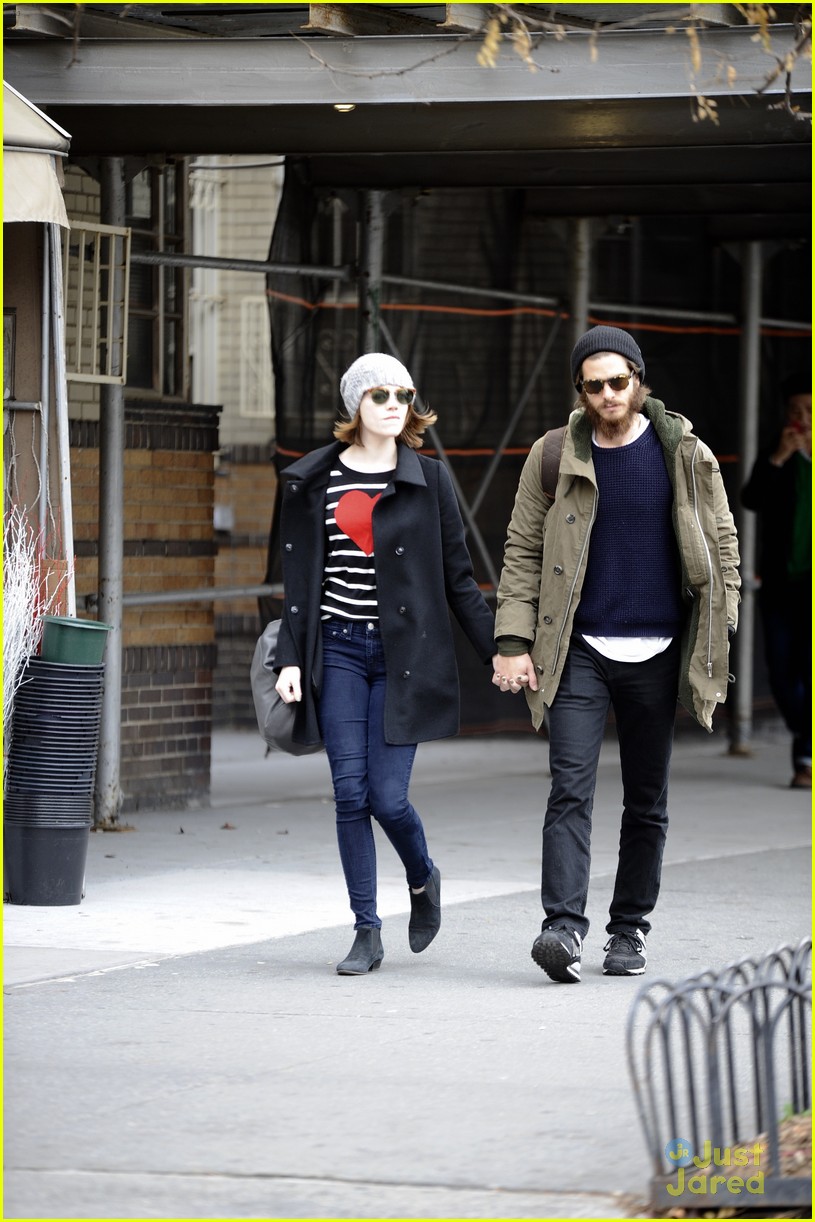 emma stone andrew garfield get alone time 03