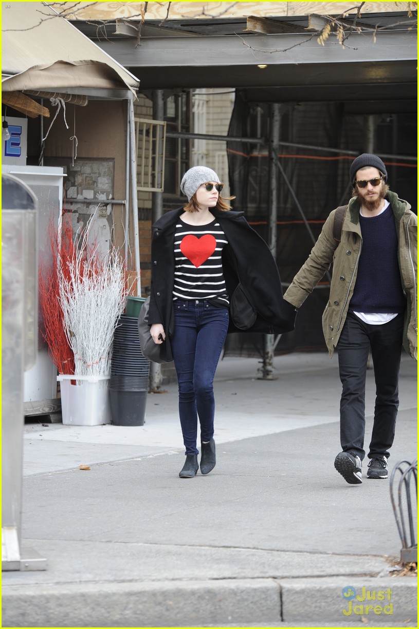 emma stone andrew garfield get alone time 12