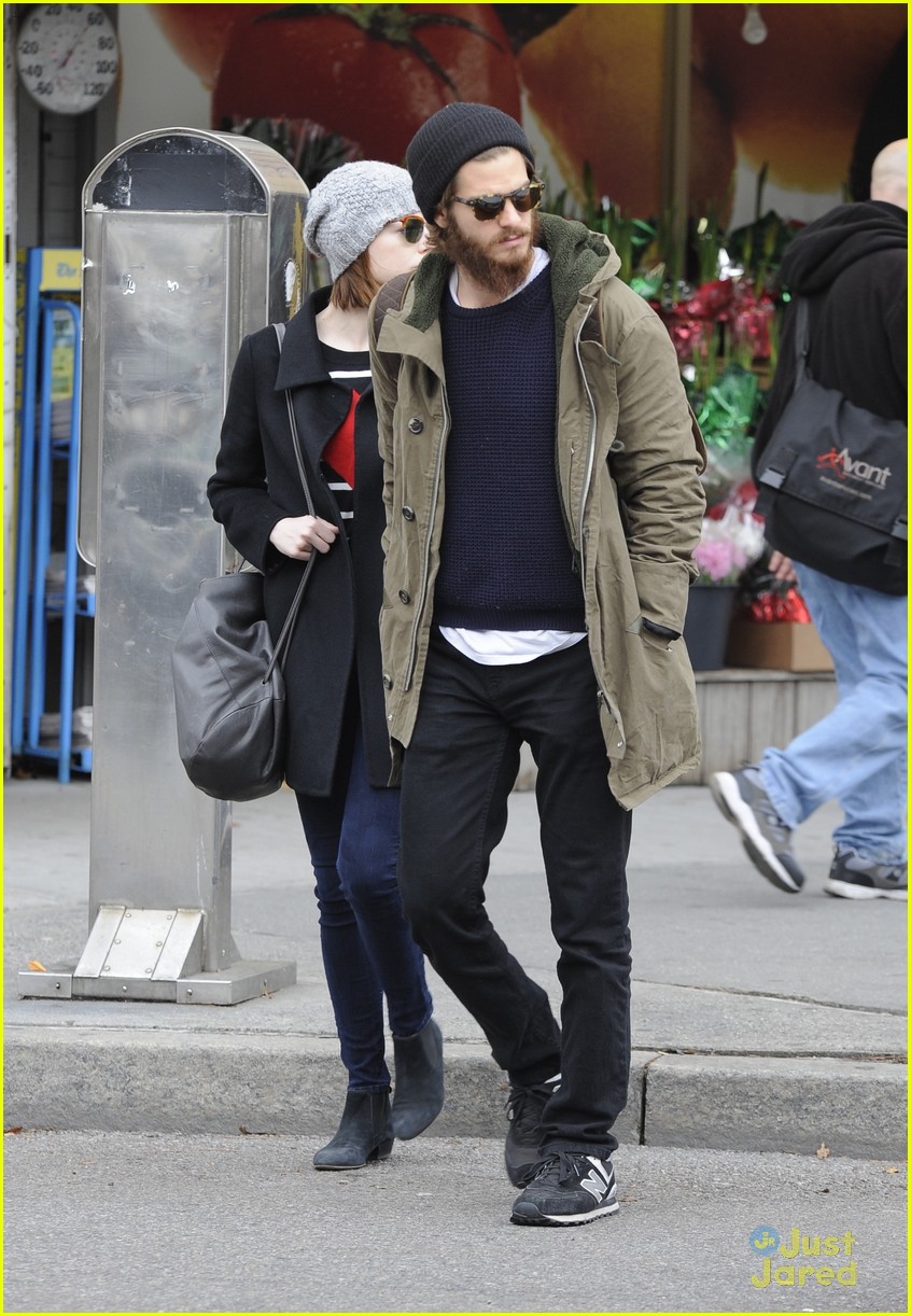 emma stone andrew garfield get alone time 23