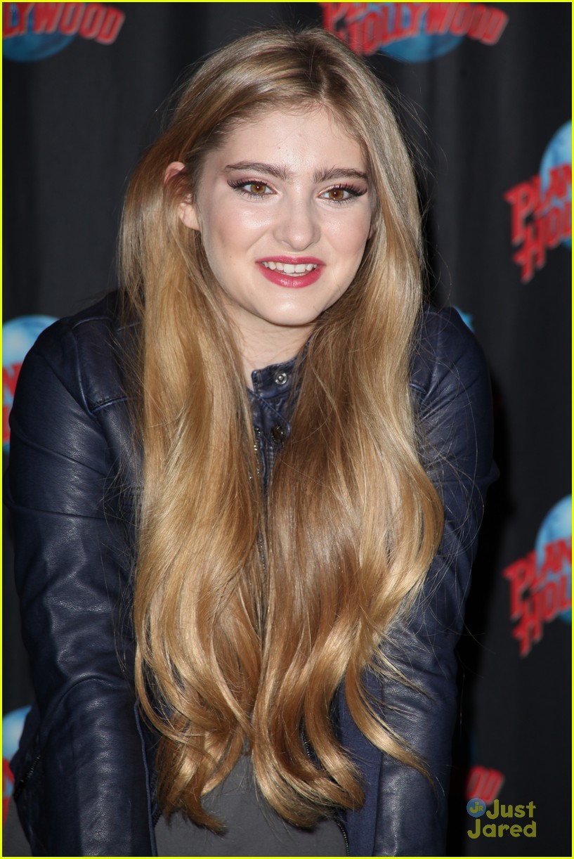 willow shields nyc outing planet hollywood 12