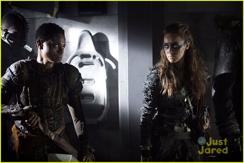 the 100 long into abyss stills 02