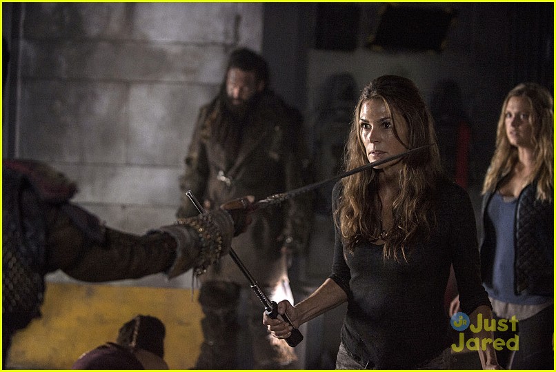 the 100 long into abyss stills 11
