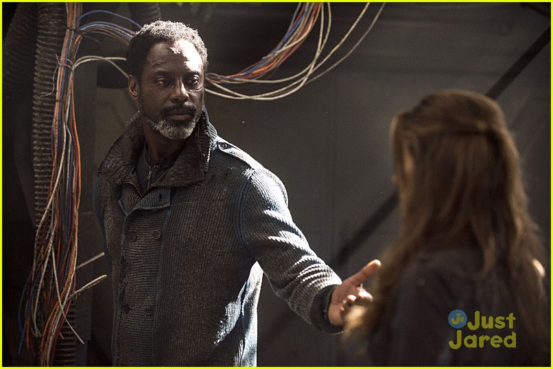 the 100 long into abyss stills 15