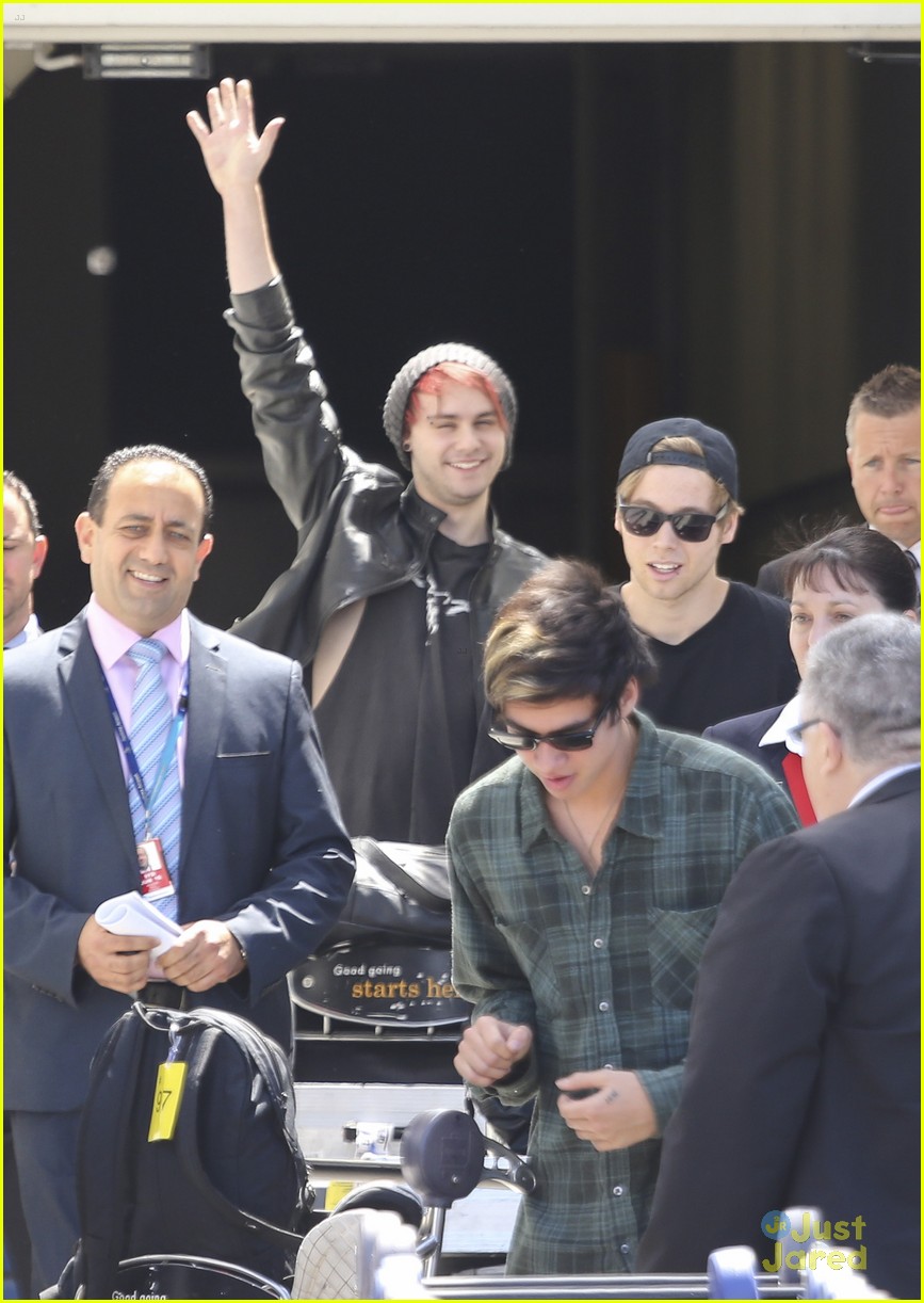 5 seconds summer arrive in sydney 02