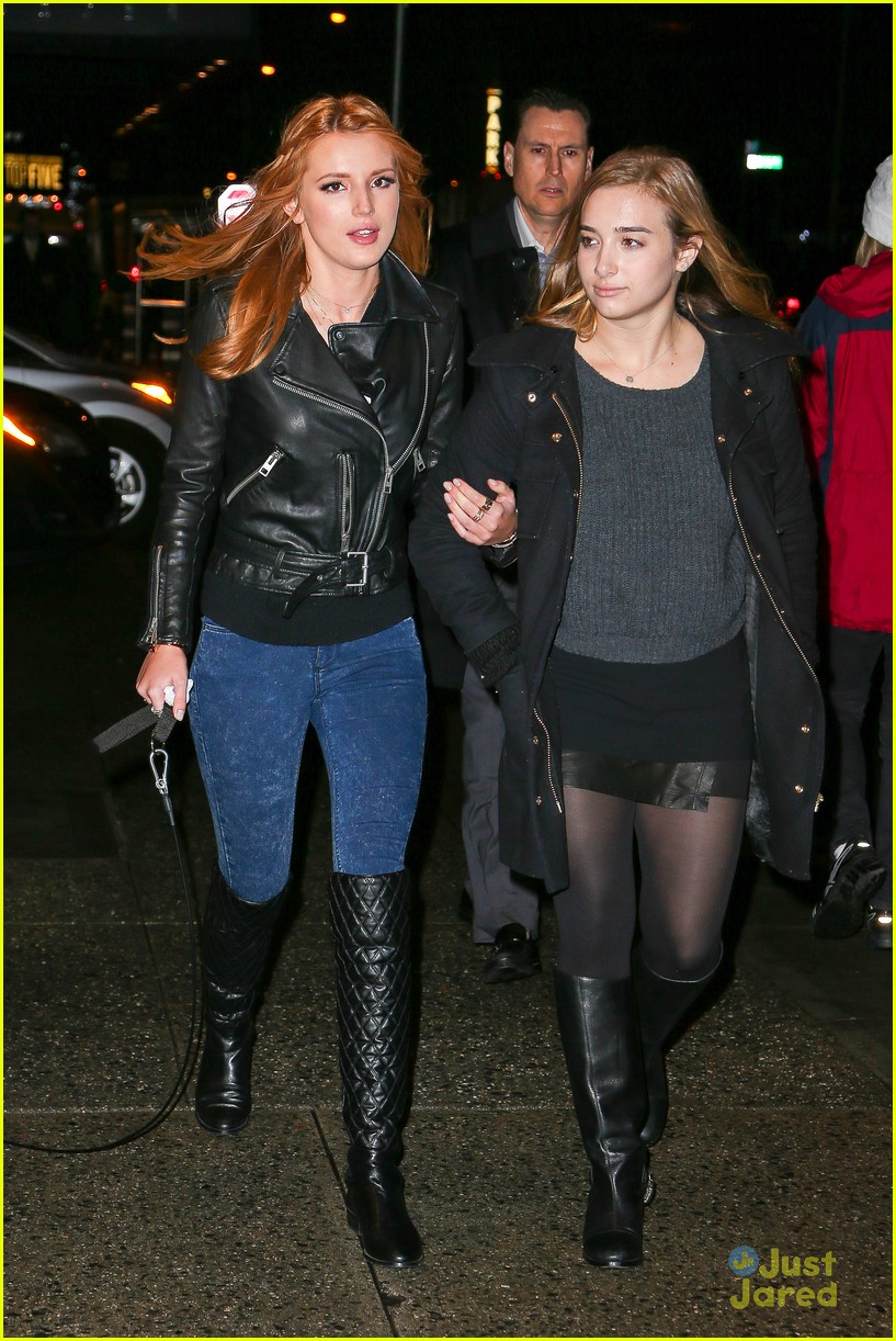 bella thorne view taping lax arrival 10