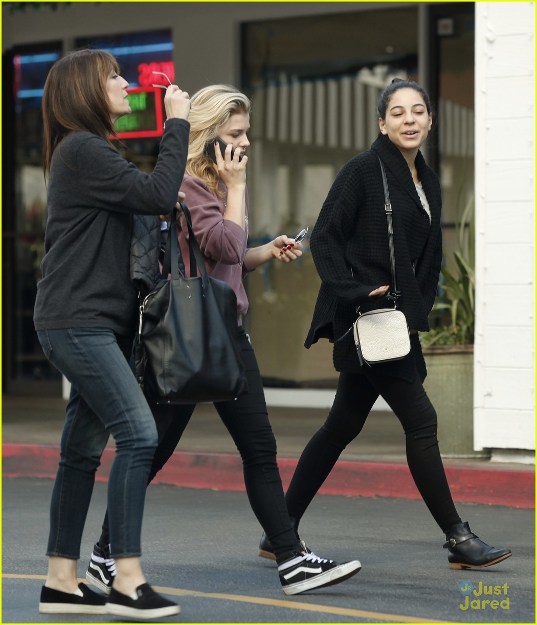 chloe moretz ditches knee brace girls day out 01