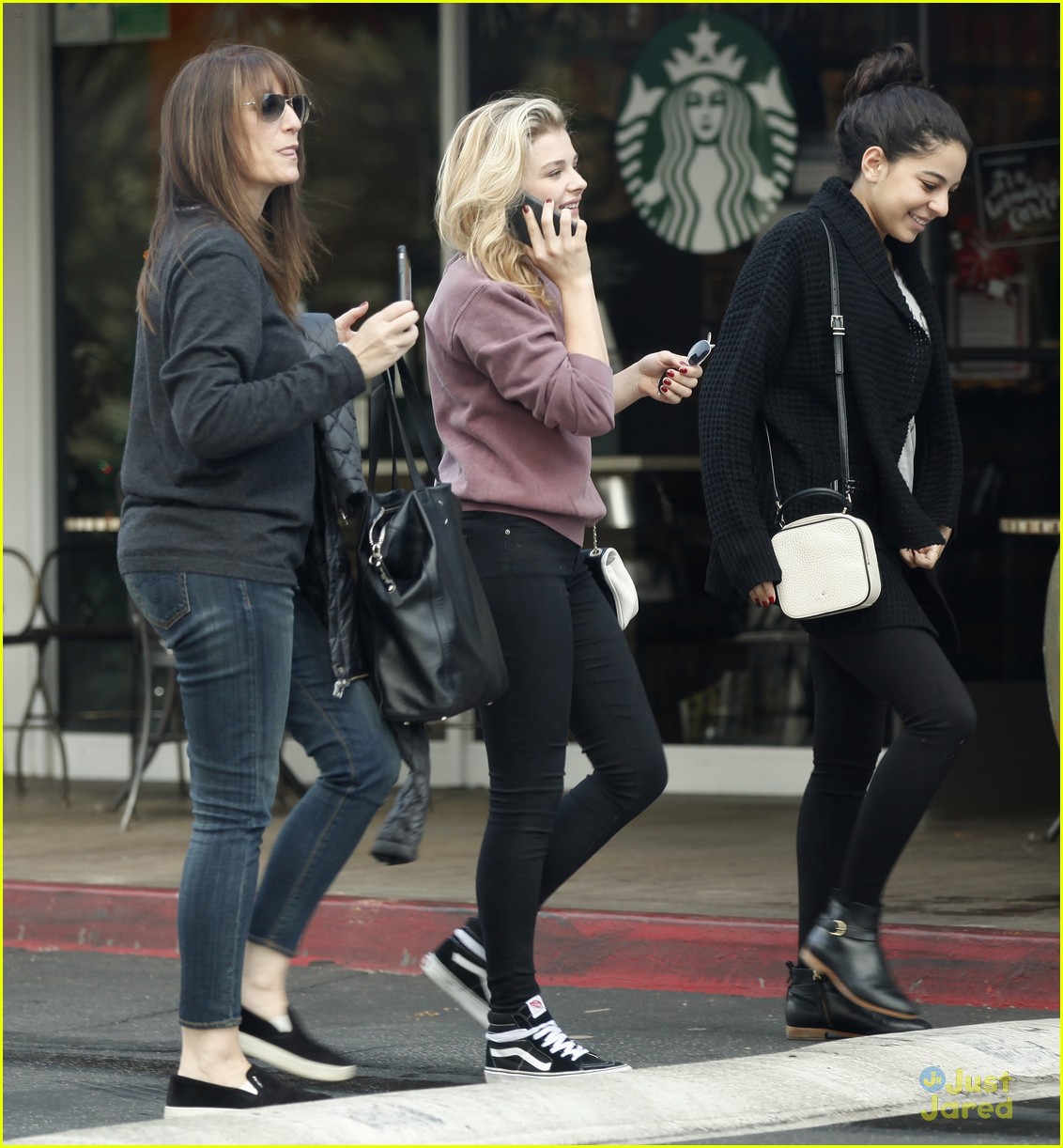 chloe moretz ditches knee brace girls day out 03