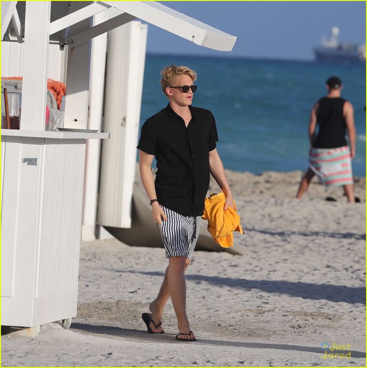 cody simpson beach chill after studio time 02