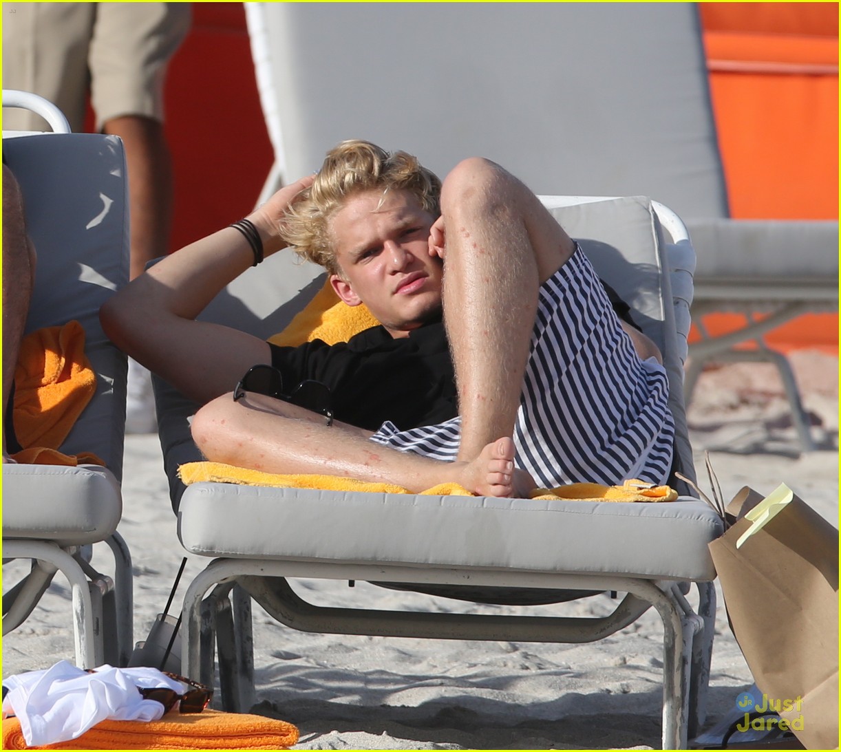 cody simpson beach chill after studio time 03