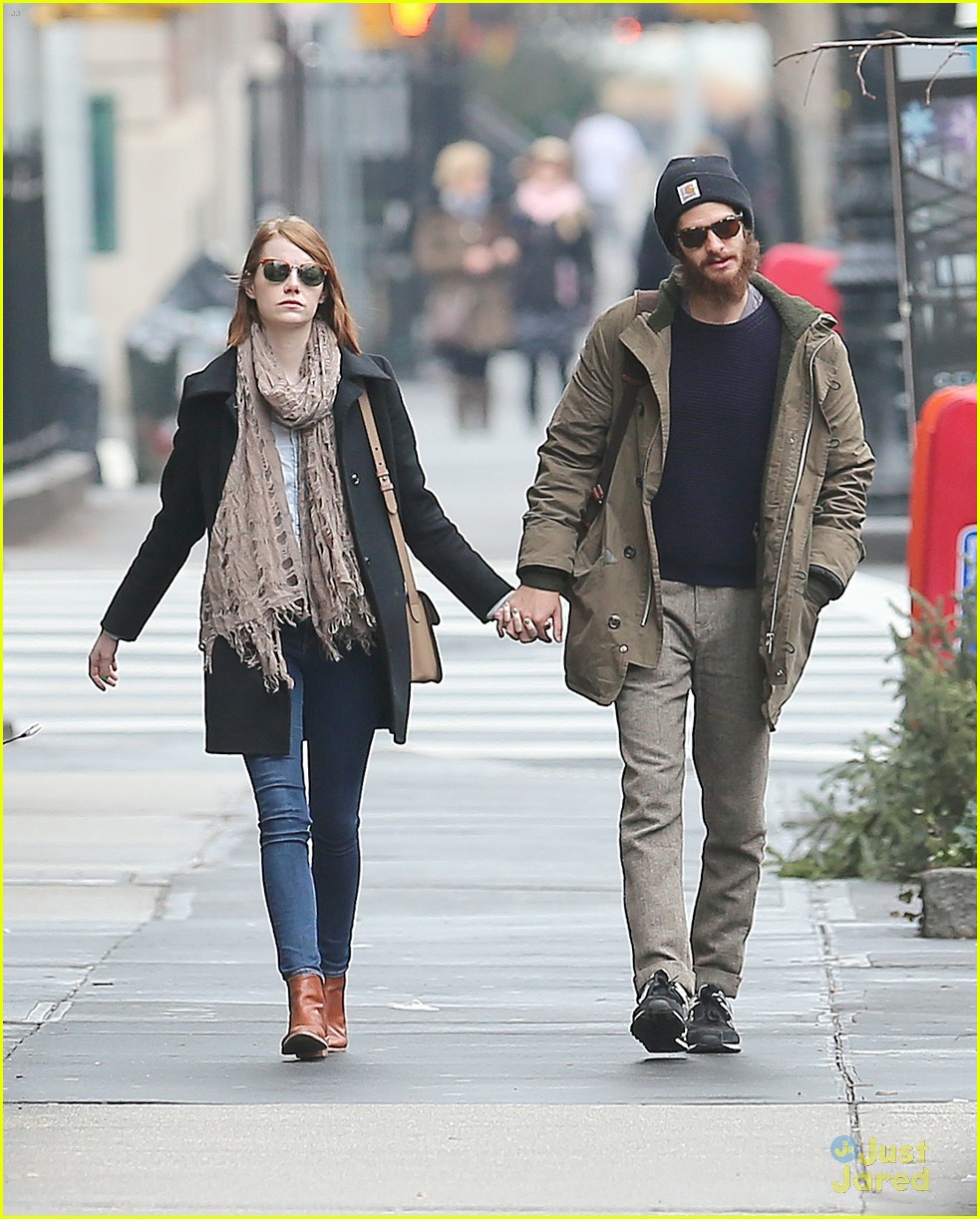 emma stone andrew garfield step out after the holiday 05