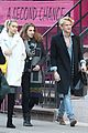 kendall jenner goes shoping in soho with gigi hadid cody simpson 25