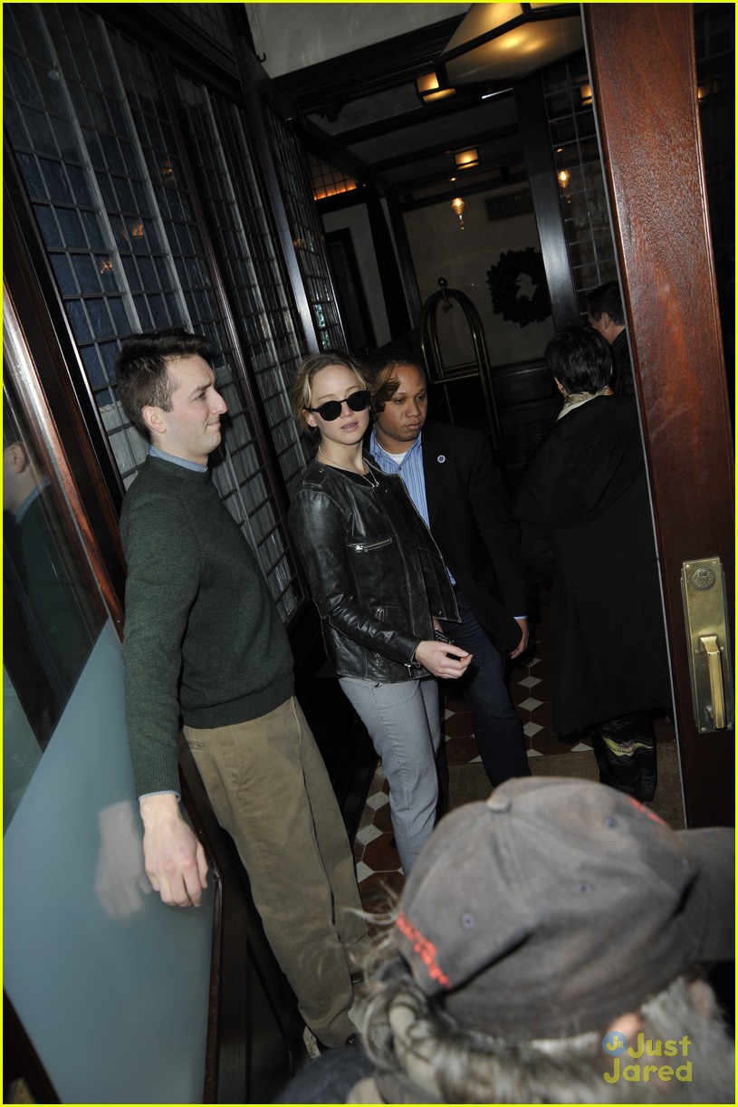 jennifer lawrence gets protection from another bodyguard 05