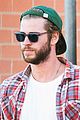 liam hemsworth picks up beer with his buddy in australia 02