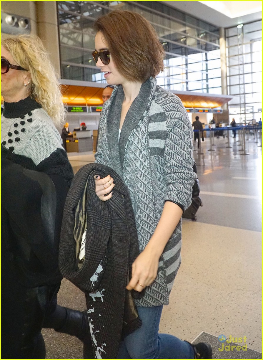 lily collins mom jill jet out for holiday 05