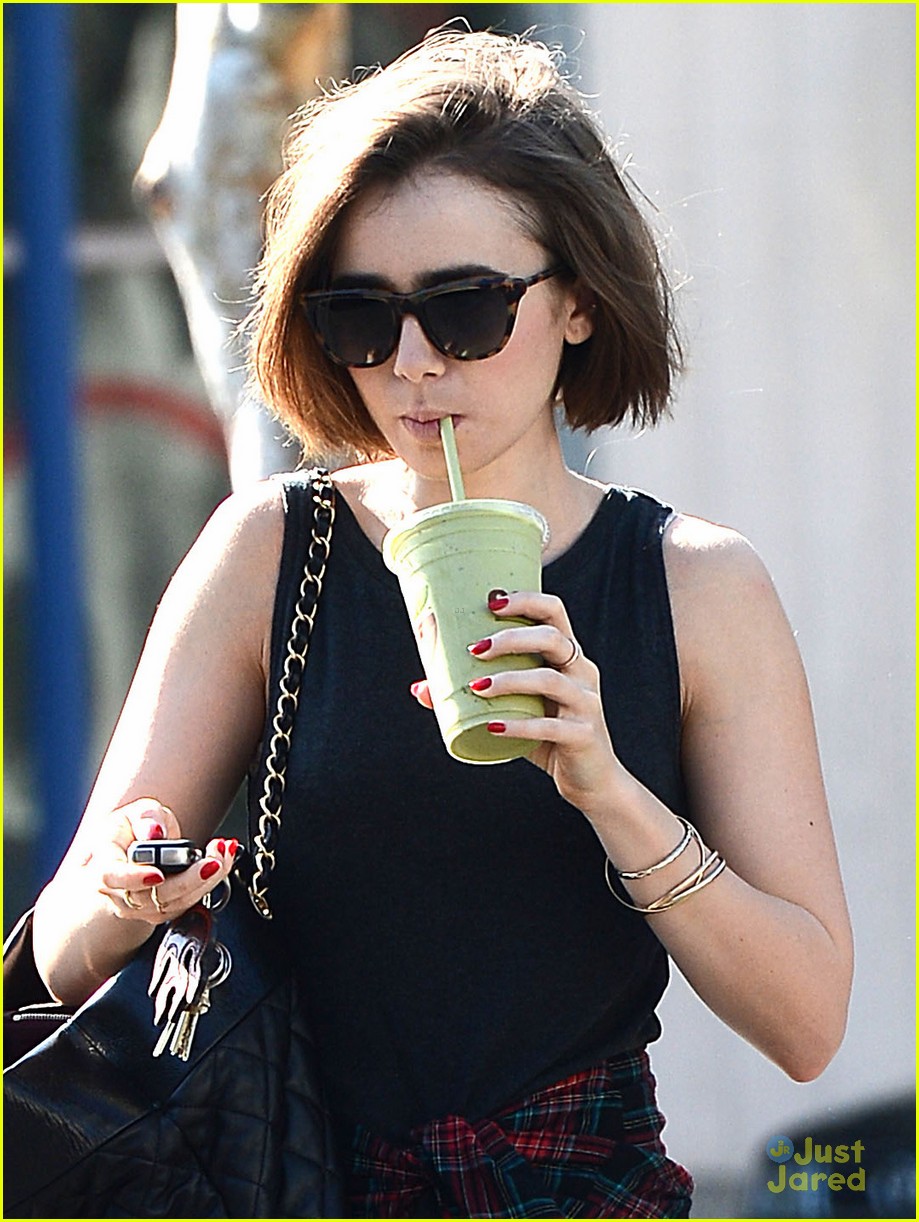 lily collins pay parking earth bar drink 01