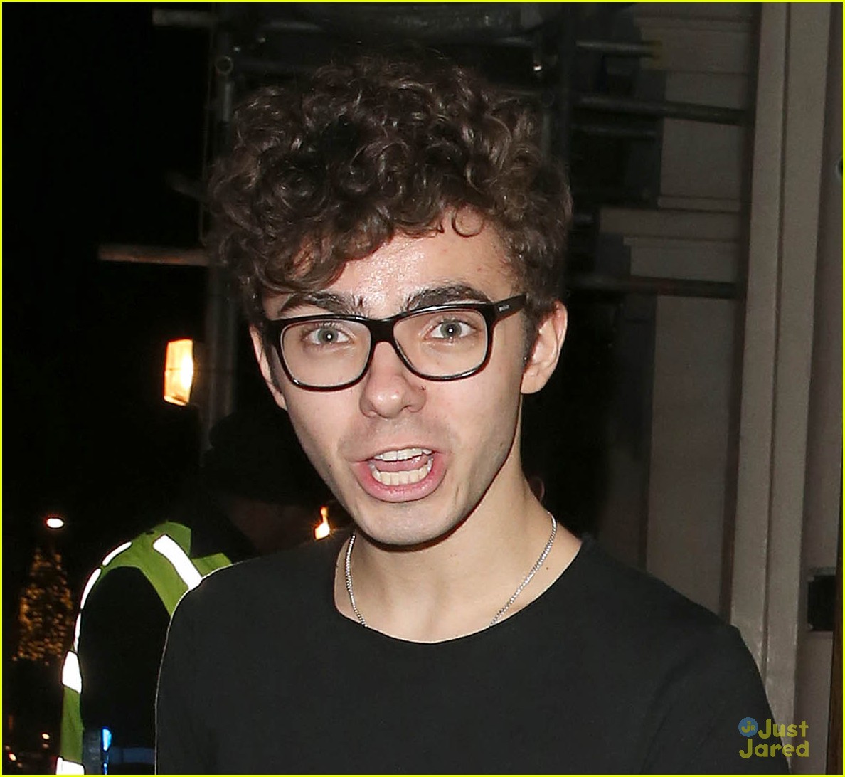nathan sykes growing hair out 03