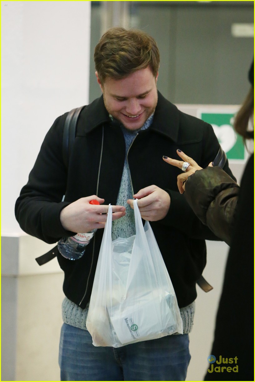 olly murs ruined guitar totally worth demi lovato tegal airport 03
