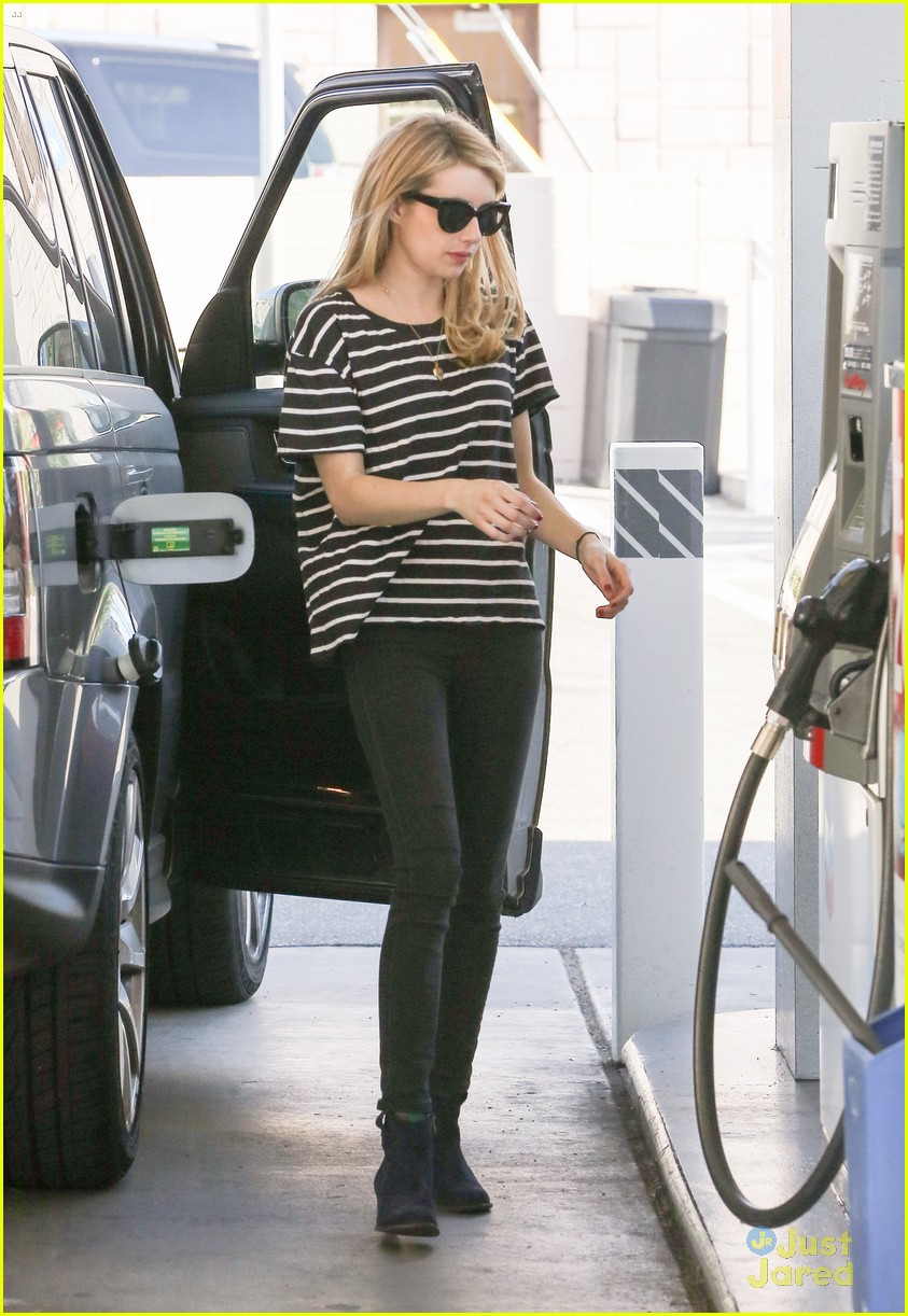emma roberts gets ready for new year 05
