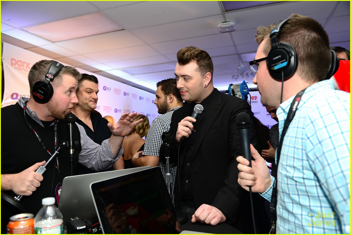 sam smith merry little christmas q102 philly 08