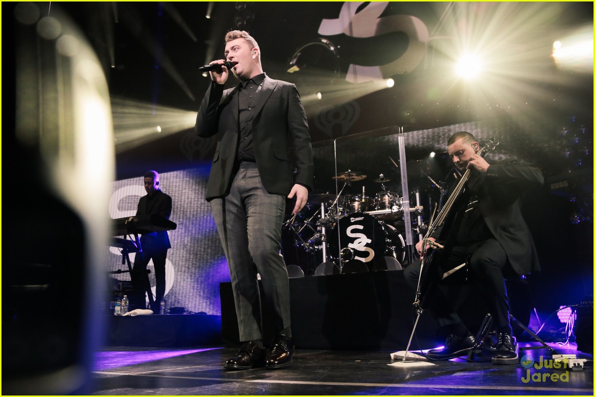 sam smith merry little christmas q102 philly 11