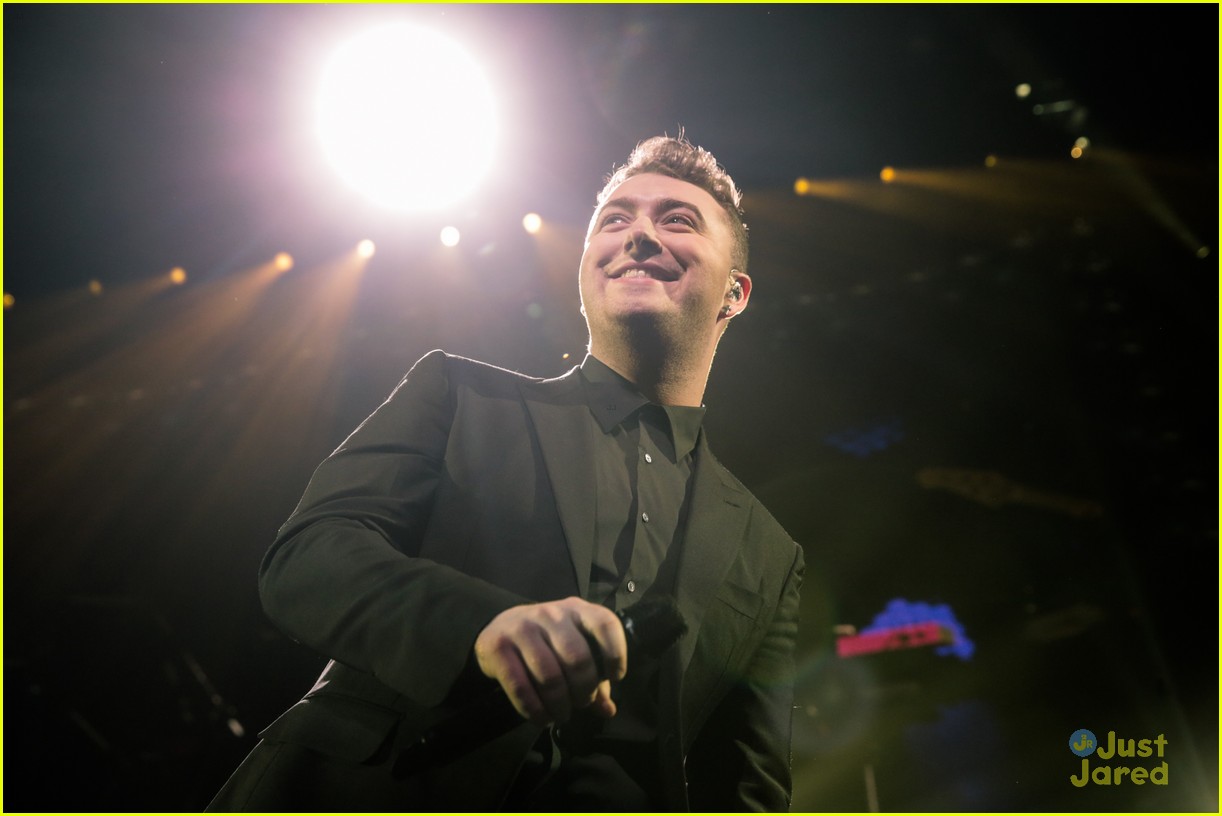 sam smith merry little christmas q102 philly 12