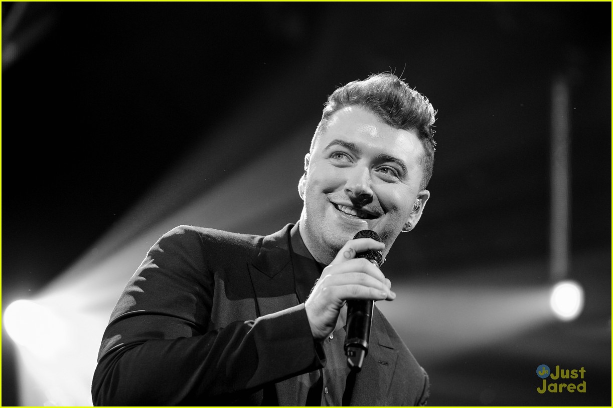 sam smith merry little christmas q102 philly 14