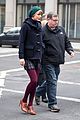 taylor swift hangs with family in new york city 06