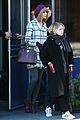 taylor swift grabs lunch with gal pal tavi gevinson 06