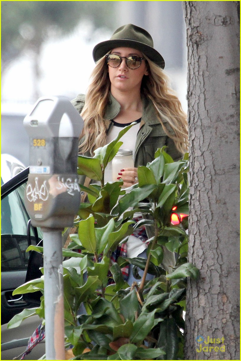 ashley tisdale meetings style evolution 02