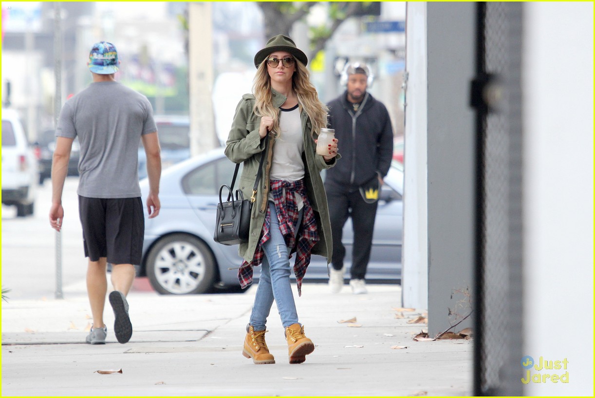 ashley tisdale meetings style evolution 07
