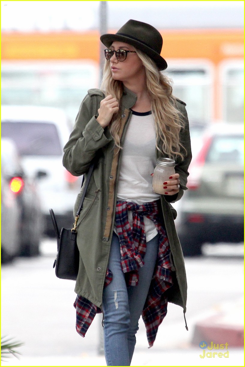 ashley tisdale meetings style evolution 08
