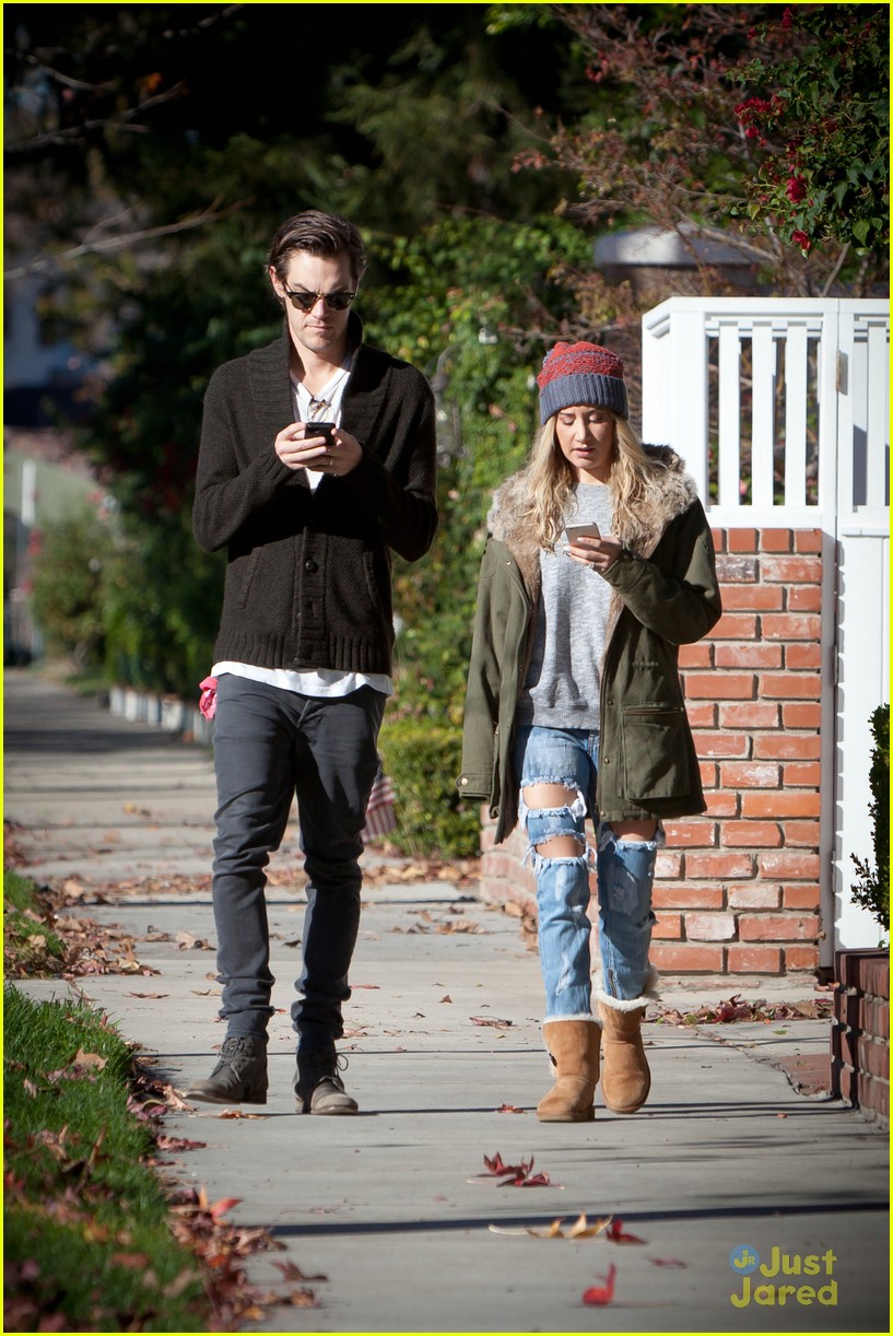 ashley tisdale christopher french after xmas walk 10