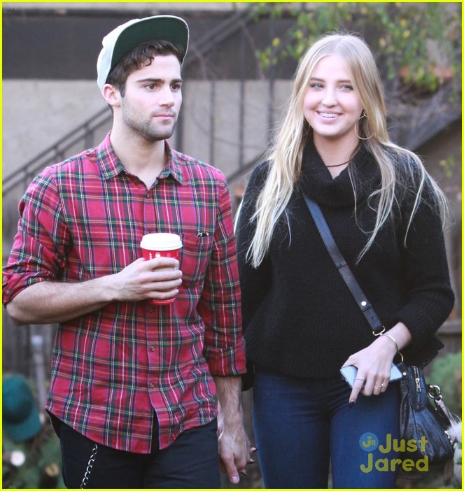 veronica dunne max ehrich cute christmas tree couple 04