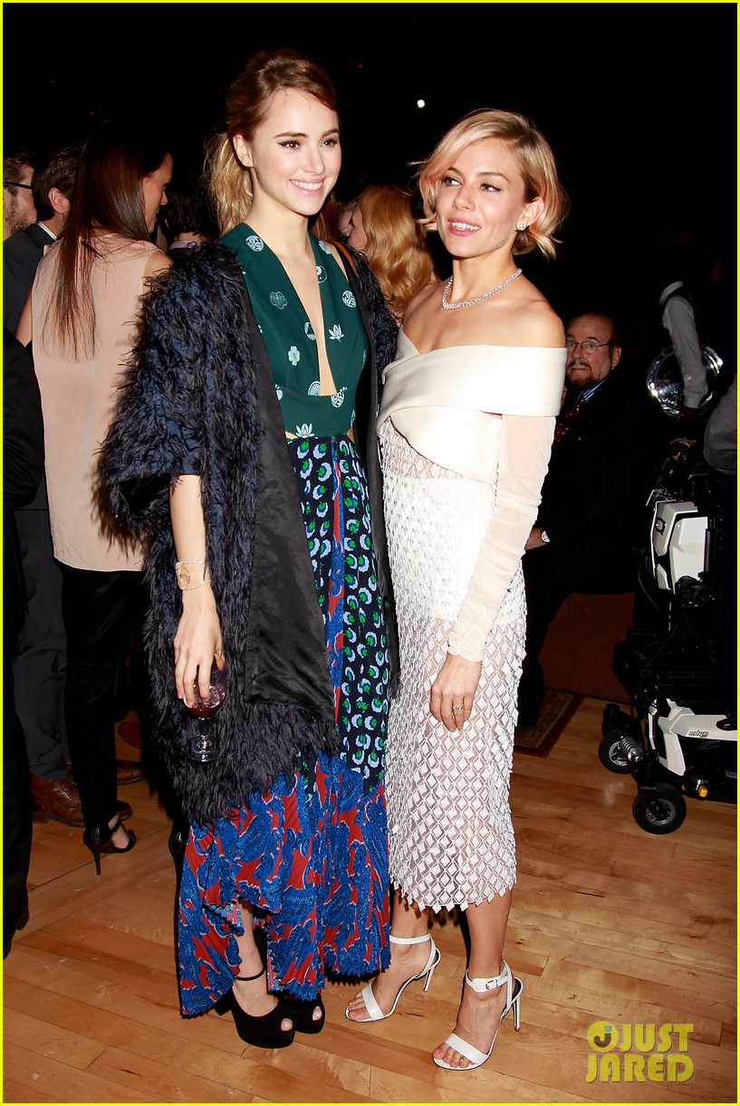 suki waterhouse meets up with sienna miller at american sniper ny premiere 06