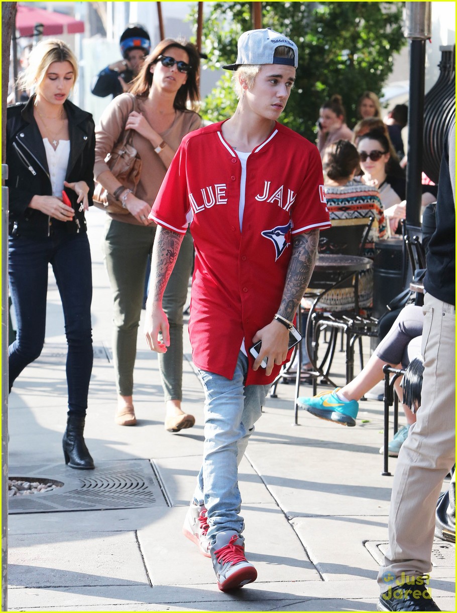 justin bieber hailey baldwin grab lunch for second straight day 05